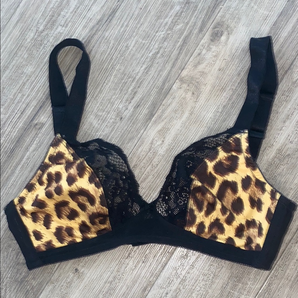 Retl$250  small 32A/ 32B Deborah Marquit Leopard Print Lace Trim Bra